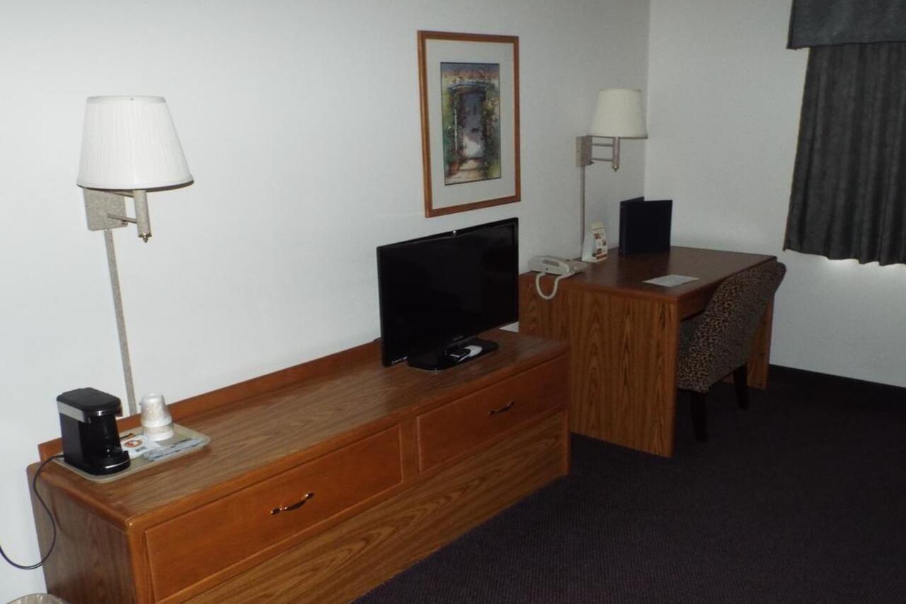 Fairbridge Inn & Suites Thorp Luaran gambar