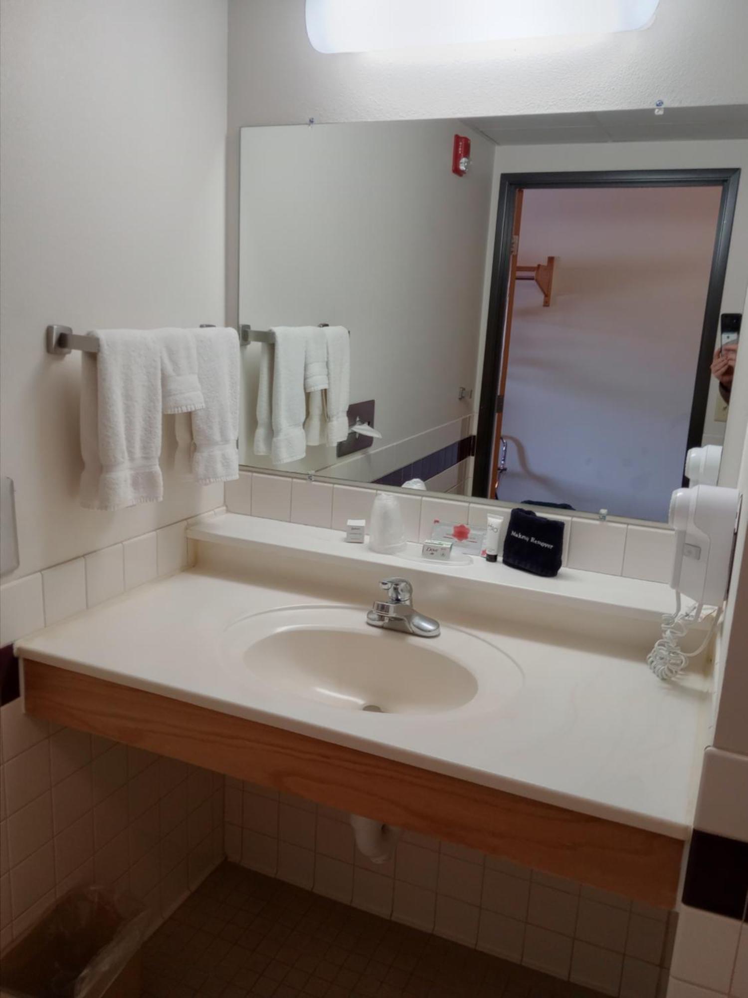 Fairbridge Inn & Suites Thorp Luaran gambar