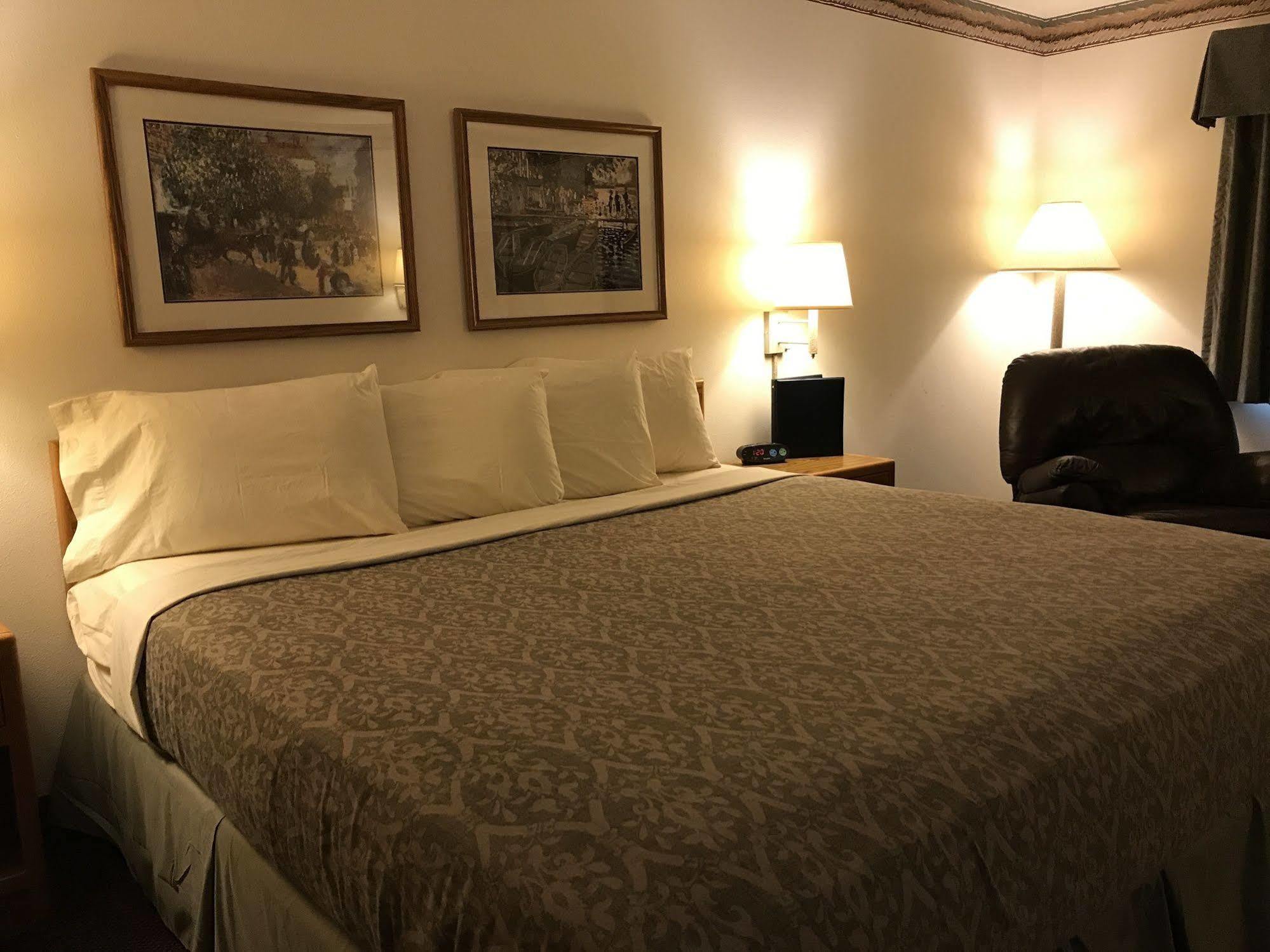 Fairbridge Inn & Suites Thorp Luaran gambar