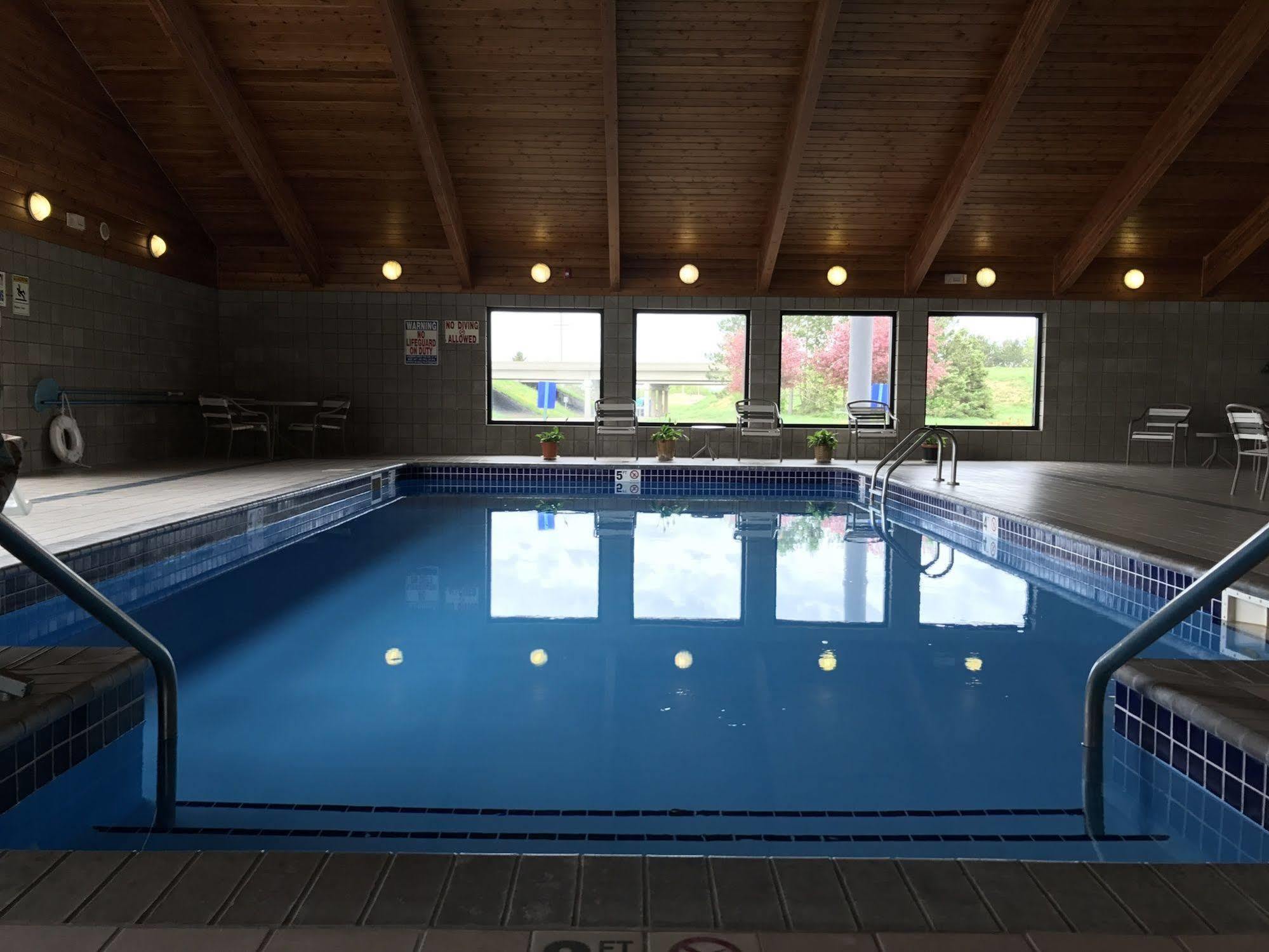 Fairbridge Inn & Suites Thorp Luaran gambar